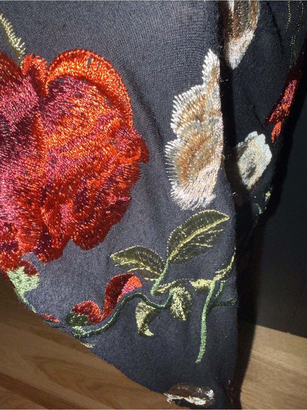🌹 Anthropologie Akemi & Kin Allies Black Floral V-Neck Embroidered Blouse - Picture 6 of 14